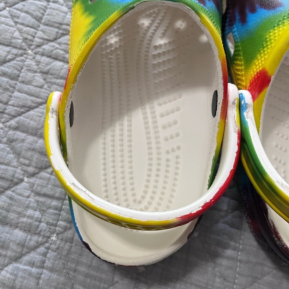 Crocs Bae Iconic Tie Dye Bright
Clogs Sandals Size 6. Jibbitz is not included. - Picture 5 of 9